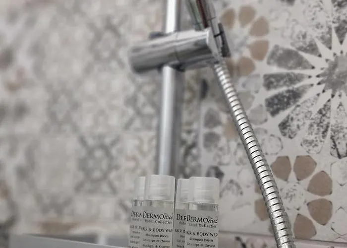 B-rooms בית הארחה 3*